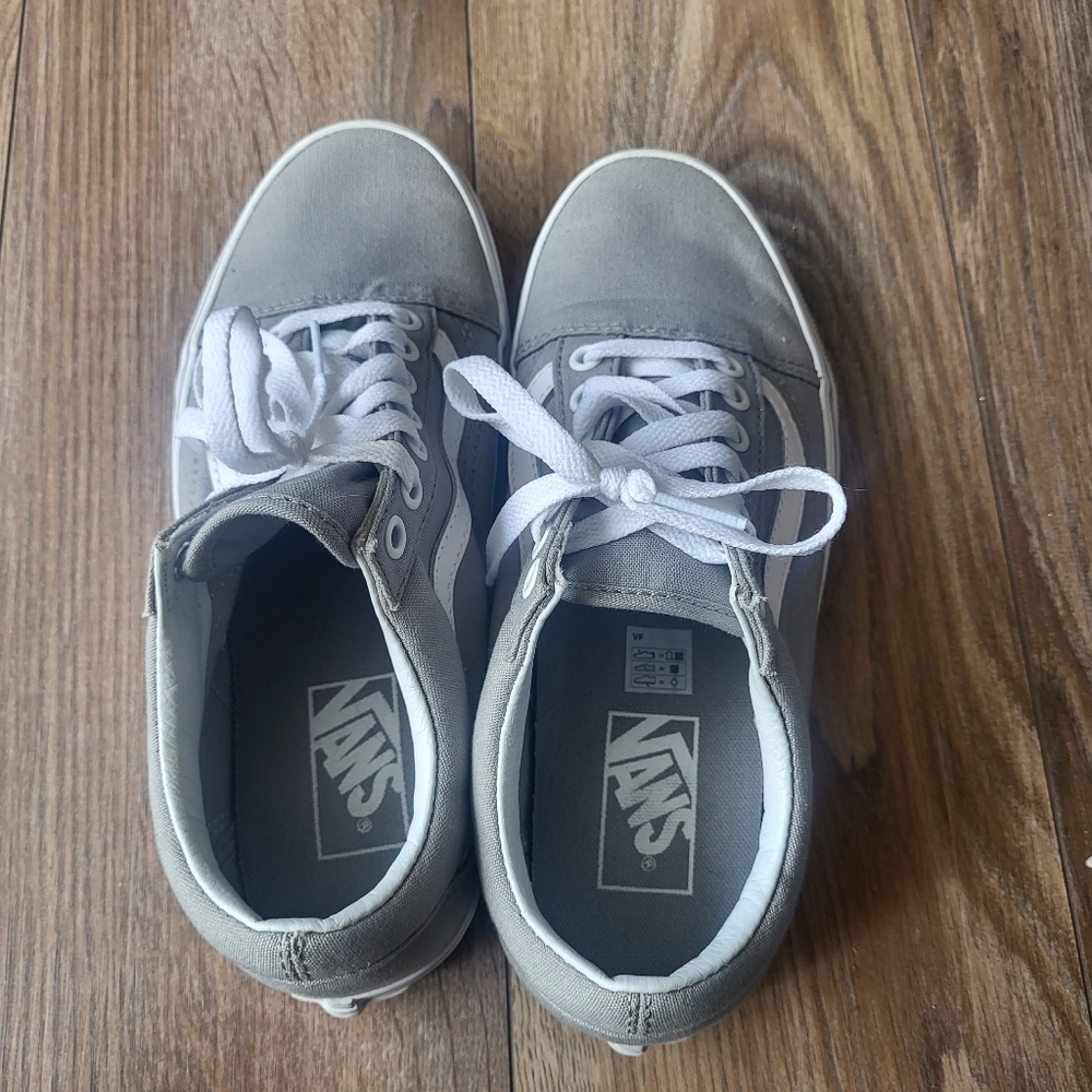Vans - Picture 2 of 5